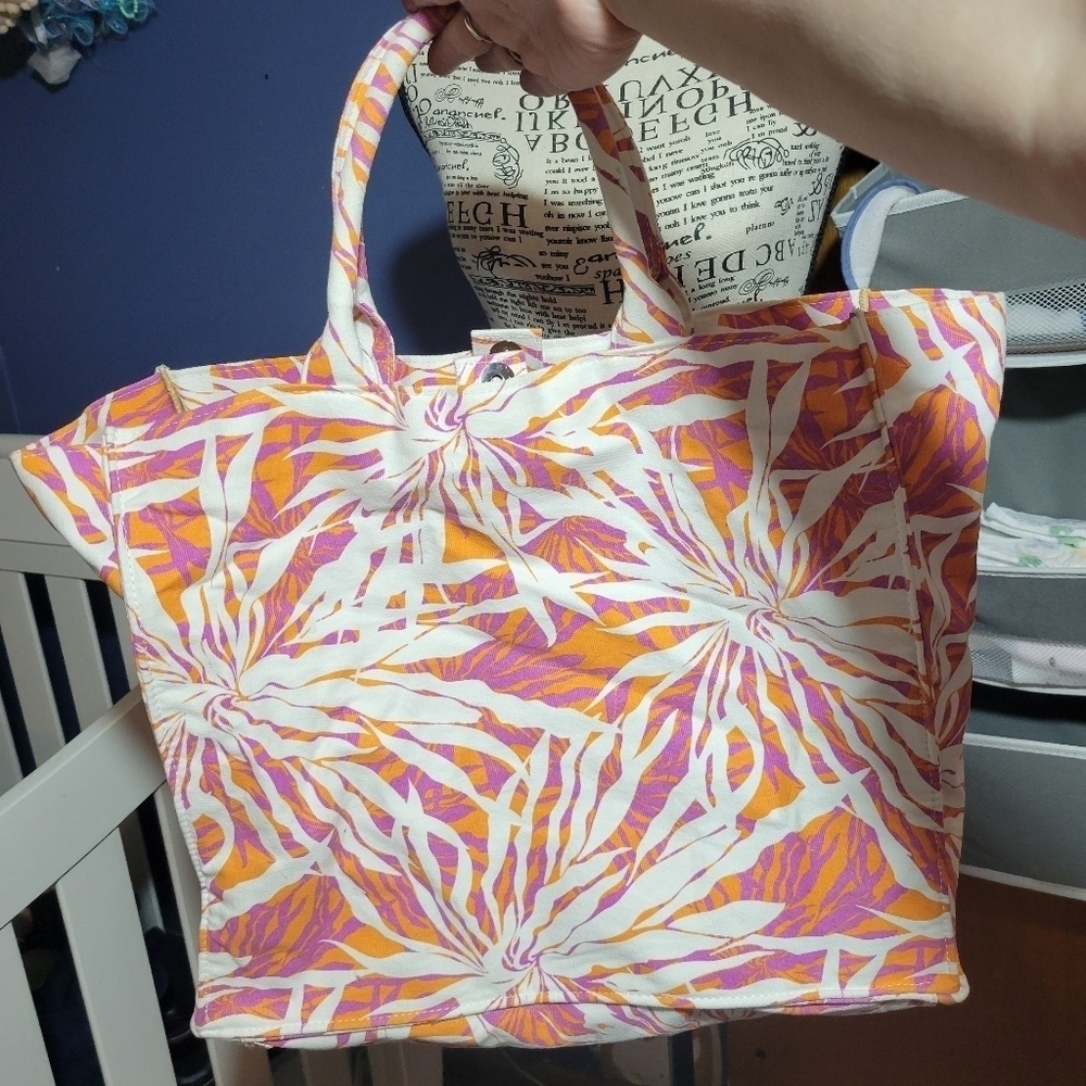 No Boundaries tote - Picture 5 of 5